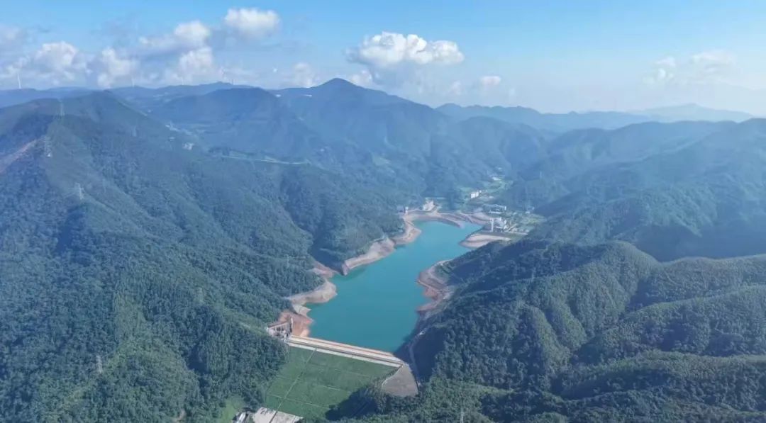 单日调节电量破亿千瓦时！南方区域“超级充电宝”三力齐发